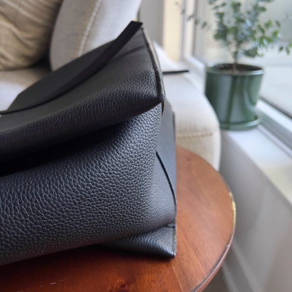 CELINE Tri-Fold Shoulder Bag - Picture 9 of 12